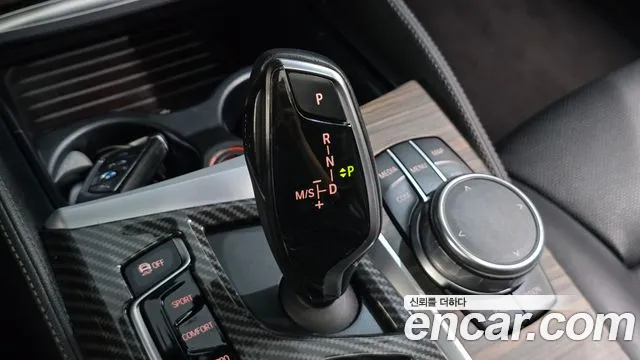 BMW 5 серии 2017 thumb 9