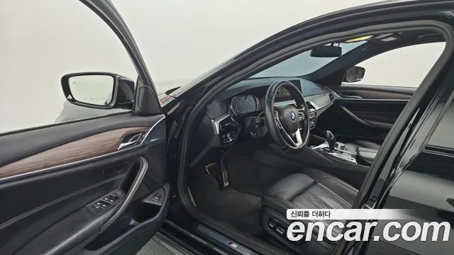 BMW 5 серии 2017 thumb 10