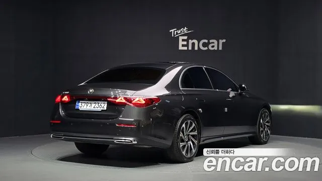 Mercedes-Benz E-Класс 2024 thumb 2