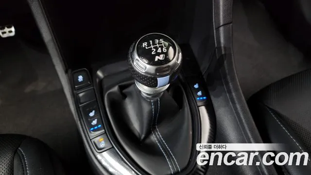 Hyundai Veloster 2019 thumb 9
