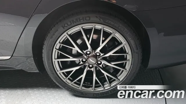 Genesis G80 2019 thumb 5