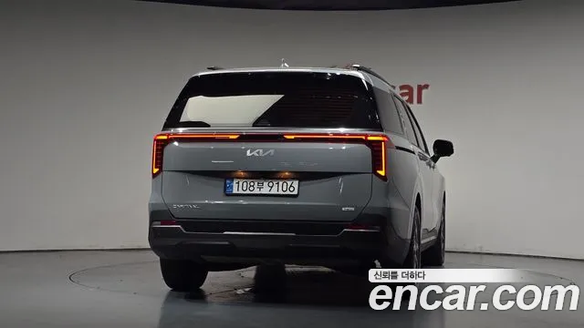 Kia Carnival 2024 thumb 3