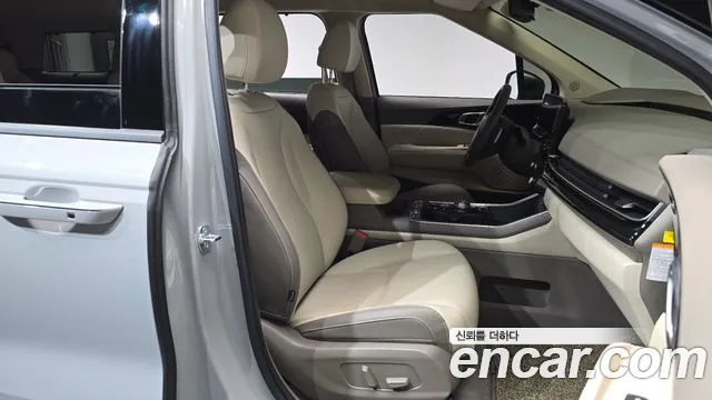 Kia Carnival 2024 thumb 10