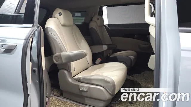 Kia Carnival 2024 thumb 11