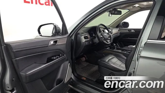 KG_Mobility_Ssangyong Rexton 2017 thumb 10