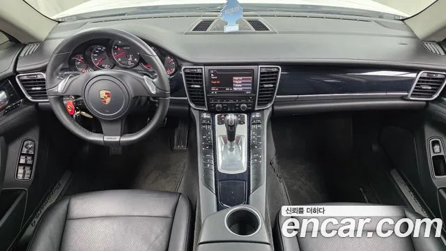 Porsche Panamera 2012 thumb 6