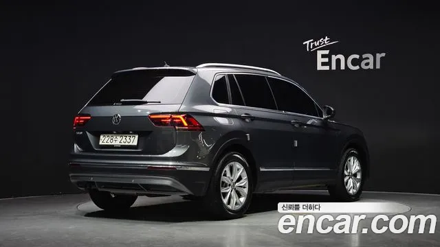 Volkswagen Tiguan 2020 thumb 2