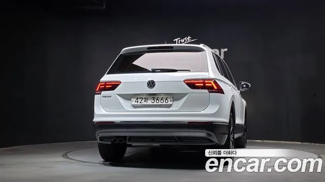 Volkswagen Tiguan 2018 thumb 4