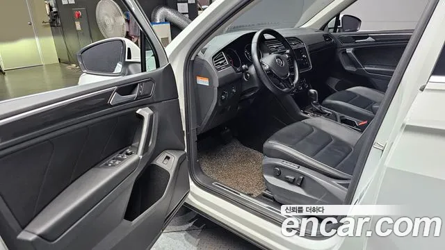Volkswagen Tiguan 2018 thumb 10