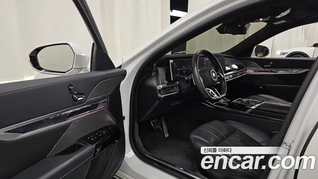 BMW 7 серии 2025 thumb 10