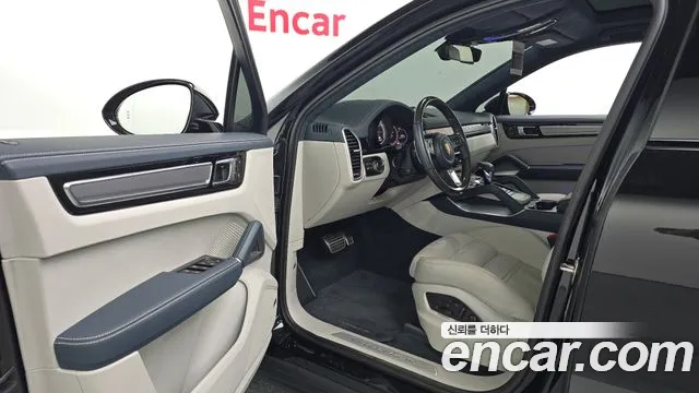 Porsche Cayenne 2023 thumb 10