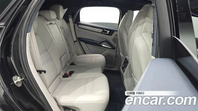 Porsche Cayenne 2023 thumb 11