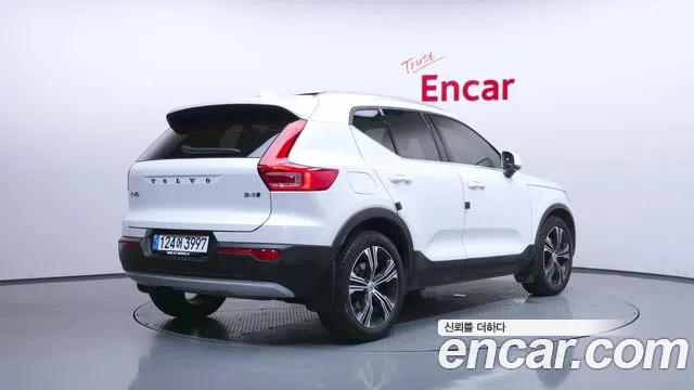 Volvo XC40 2020 thumb 2