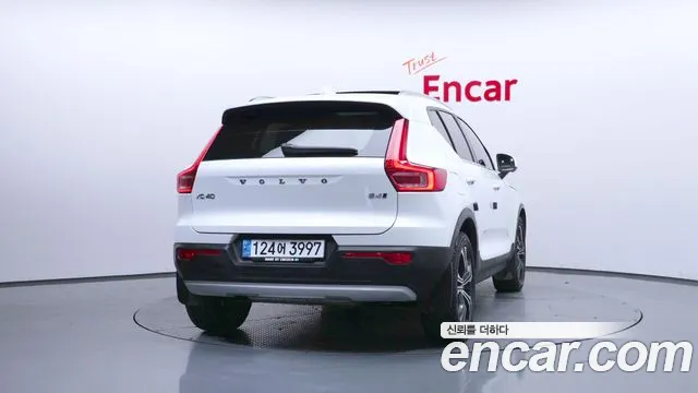 Volvo XC40 2020 thumb 4