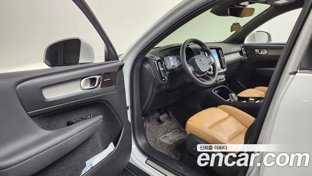 Volvo XC40 2020 thumb 10