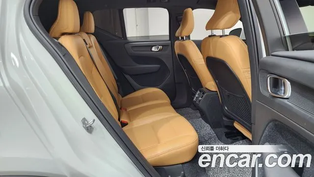 Volvo XC40 2020 thumb 11