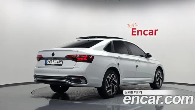 Volkswagen Jetta 2022 thumb 2
