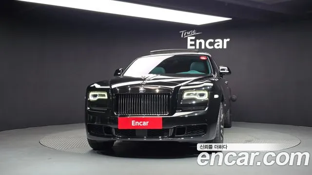 Rolls-Royce Ghost 2019 thumb 3