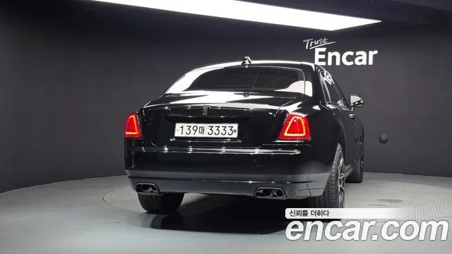 Rolls-Royce Ghost 2019 thumb 4