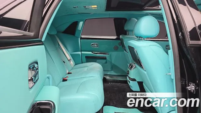 Rolls-Royce Ghost 2019 thumb 12