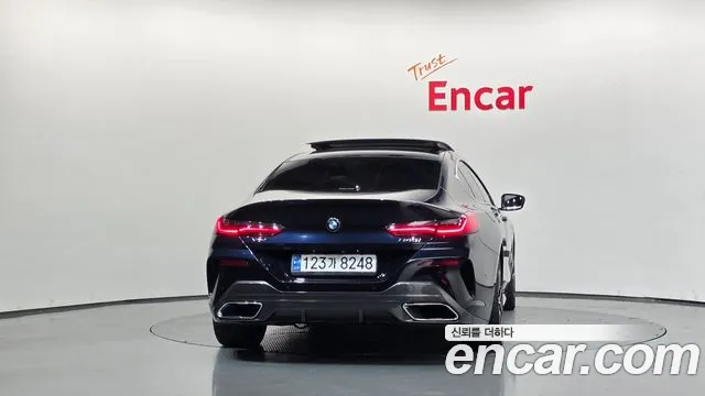BMW 8 серии 2021 thumb 4