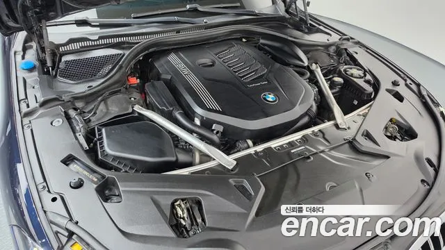BMW 8 серии 2021 thumb 6