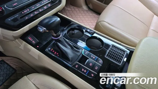 Kia Carnival 2018 thumb 9
