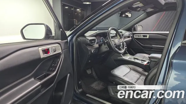 Ford Explorer 2020 thumb 10