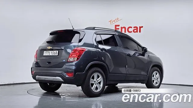 Chevrolet Tracker 2021 thumb 2