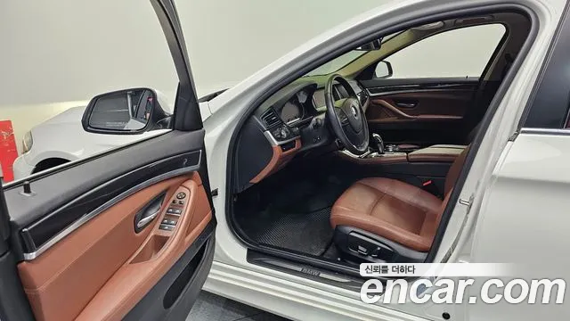 BMW 5 серии 2013 thumb 10