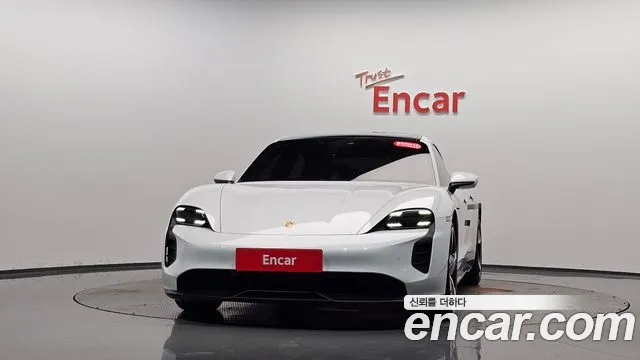 Porsche Taycan 2023 thumb 2