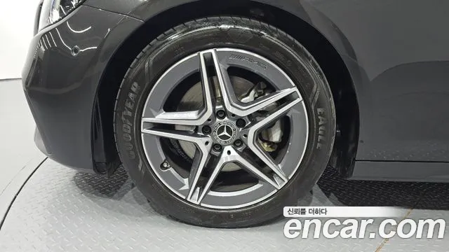 Mercedes-Benz E-Класс 2023 thumb 5