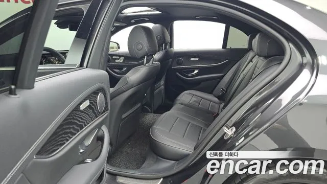 Mercedes-Benz E-Класс 2023 thumb 11
