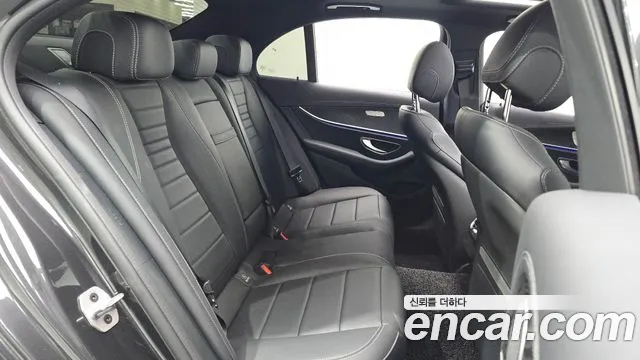 Mercedes-Benz E-Класс 2023 thumb 12