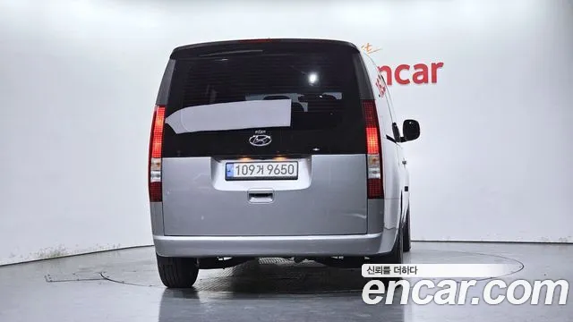 Hyundai Staria 2021 thumb 3