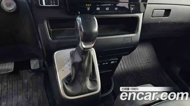 Hyundai Staria 2021 thumb 8
