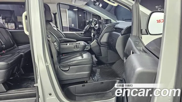 Hyundai Staria 2021 thumb 10
