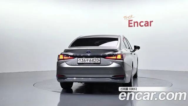 Lexus ES 2021 thumb 3