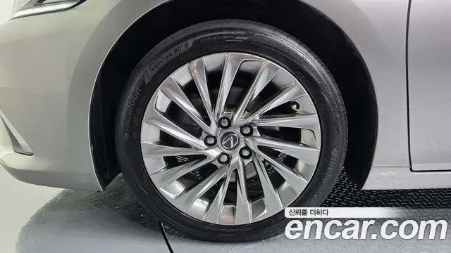 Lexus ES 2021 thumb 4