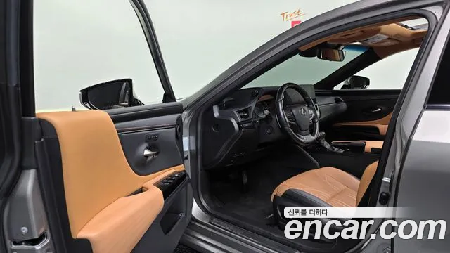 Lexus ES 2021 thumb 9