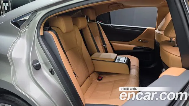 Lexus ES 2021 thumb 10