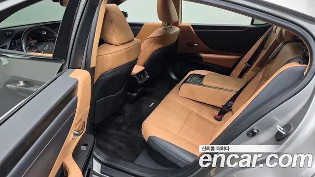 Lexus ES 2021 thumb 11
