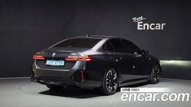 BMW i5 2024 thumb 2
