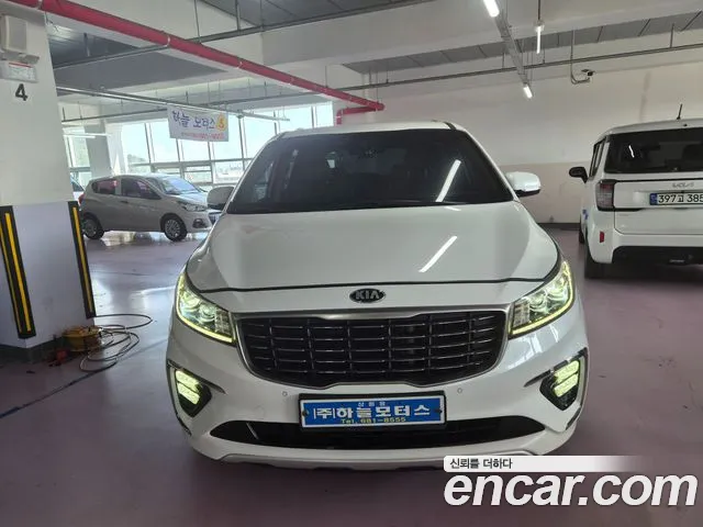 Kia Carnival 2018 thumb 3