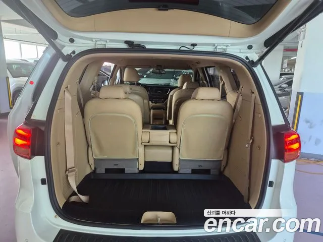 Kia Carnival 2018 thumb 10