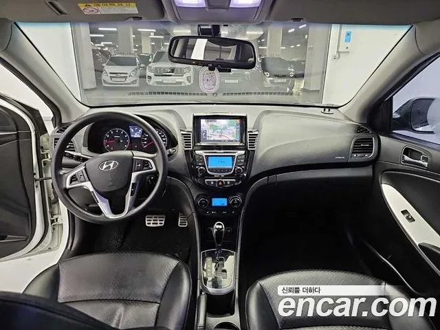 Hyundai Accent 2011 thumb 7
