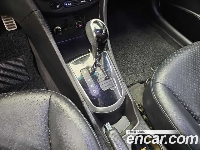 Hyundai Accent 2011 thumb 8