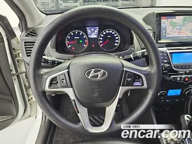Hyundai Accent 2011 thumb 9