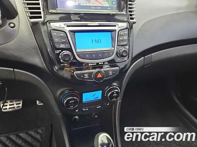Hyundai Accent 2011 thumb 10