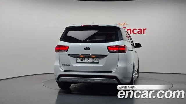 Kia Carnival 2014 thumb 4